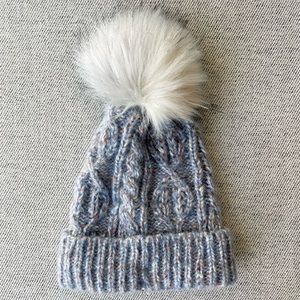 NWT - FREE PEOPLE Confetti Cable Beanie w/Pom - Blue